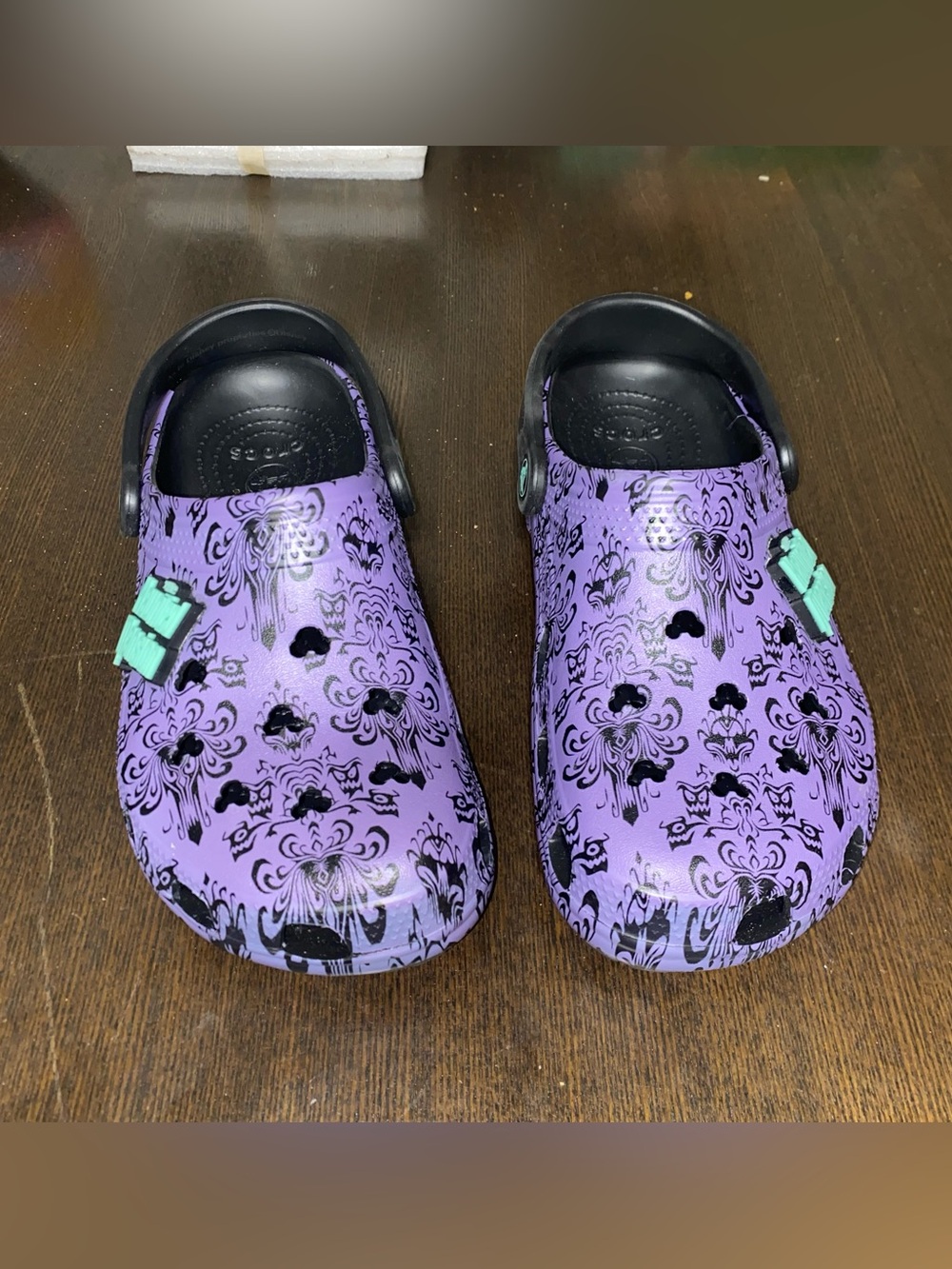 Disney Haunted Mansion Crocs Women's Size 9 Men’s 7Purple Wallpaper Clogs Mickey